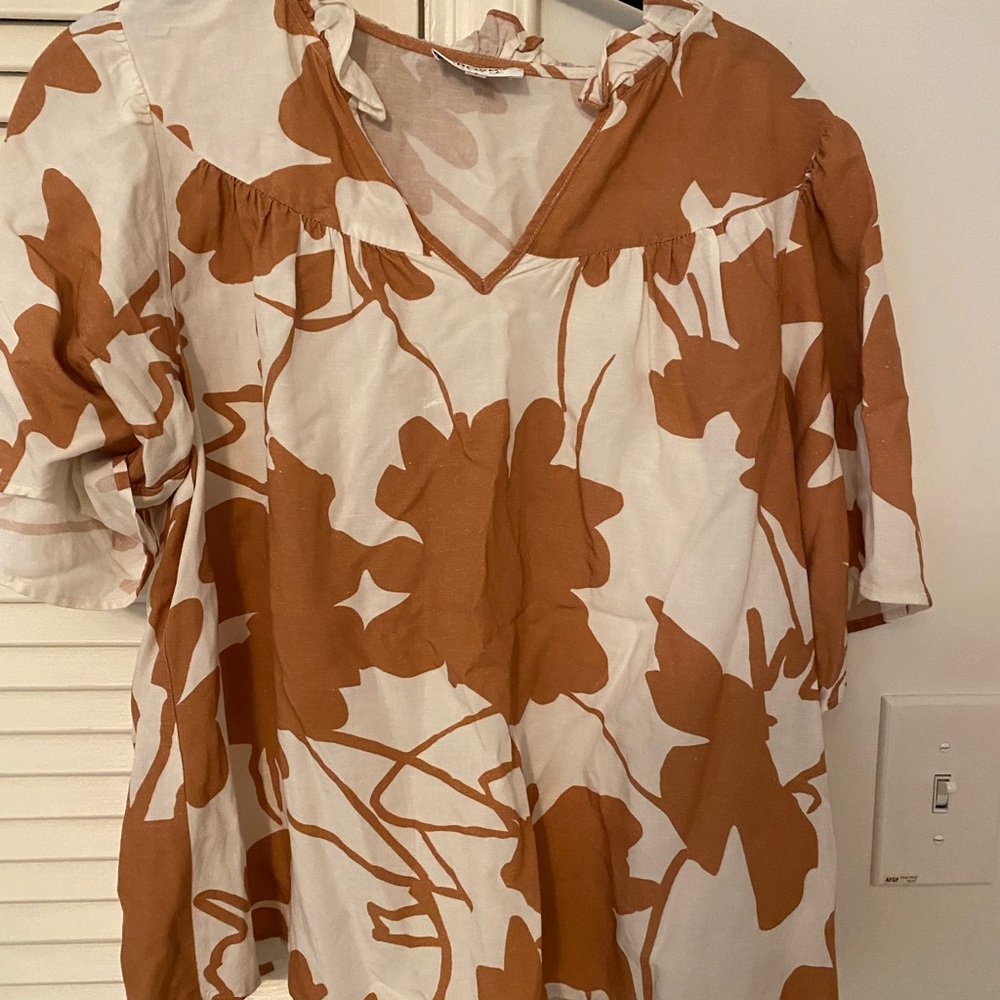 CROSBY by Mollie Burch Floral V-Neck Blouse - Brown and White